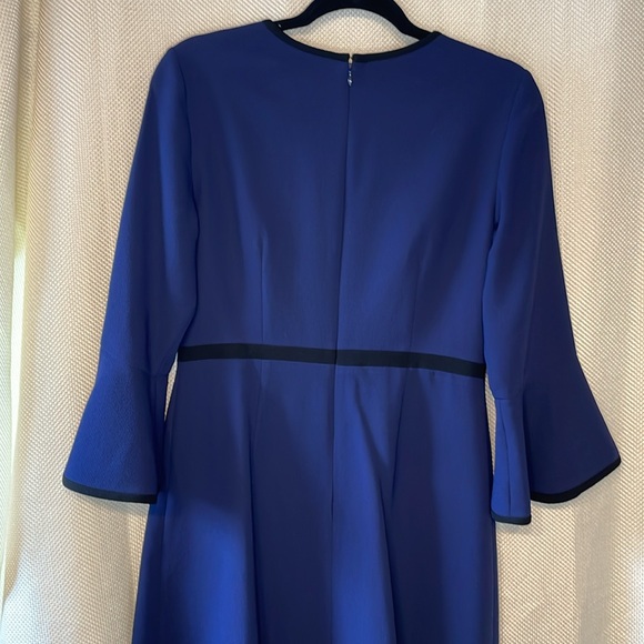 Navy zip dress with 3/4 bell sleeve detail Size Medium blue and black - Picture 5 of 6